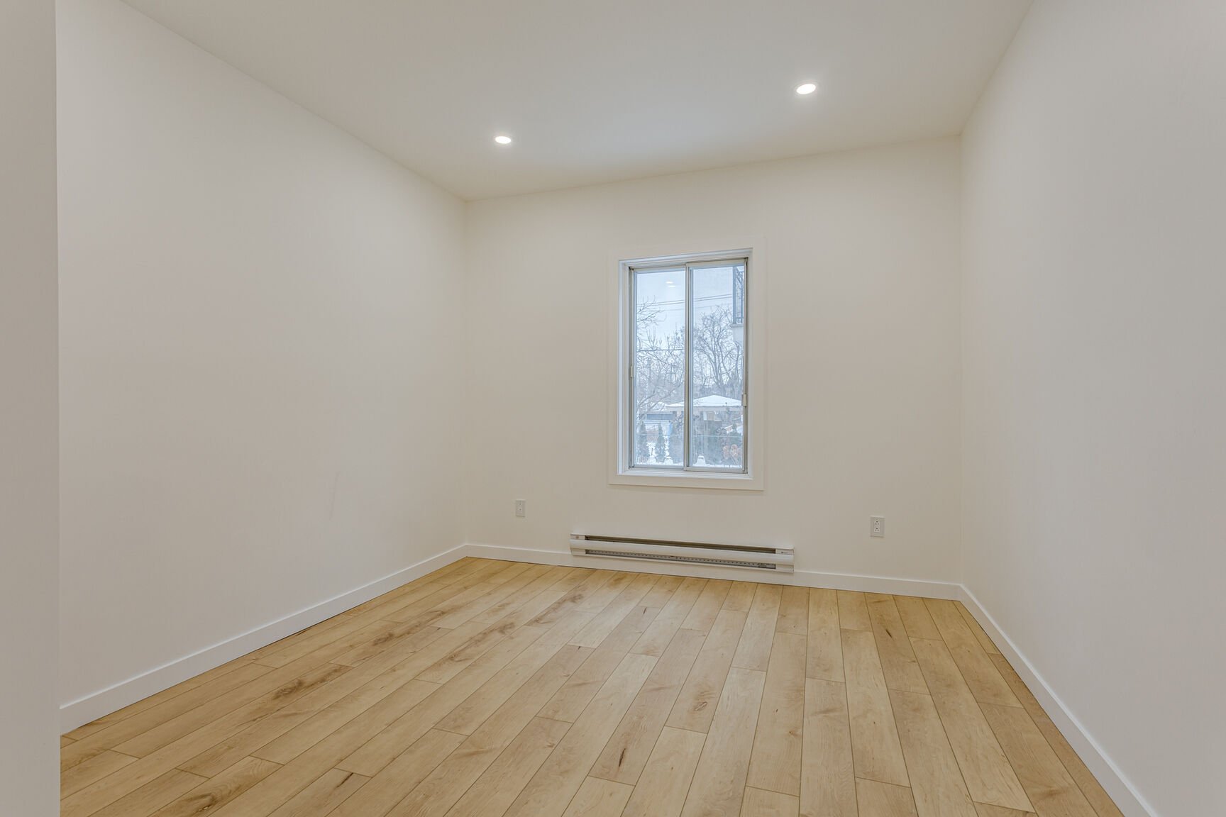 Montréal (Le Sud-Ouest), QC H4E 3C5, Canada, 4 Bedrooms Bedrooms, ,1 BathroomBathrooms,Residential,Active,132399