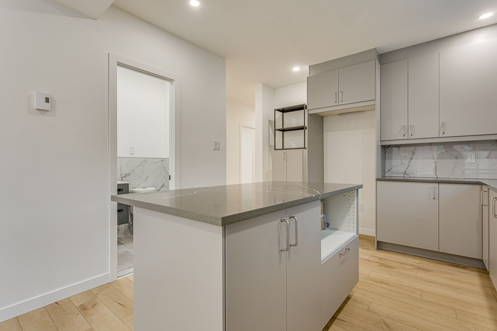 Montréal (Le Sud-Ouest), QC H4E 3C5, Canada, 4 Bedrooms Bedrooms, ,1 BathroomBathrooms,Residential,Active,132399