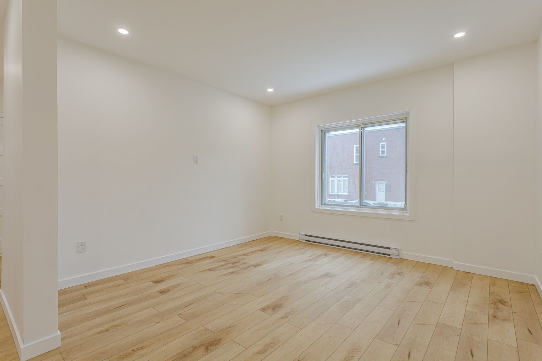 Montréal (Le Sud-Ouest), QC H4E 3C5, Canada, 4 Bedrooms Bedrooms, ,1 BathroomBathrooms,Residential,Active,132399