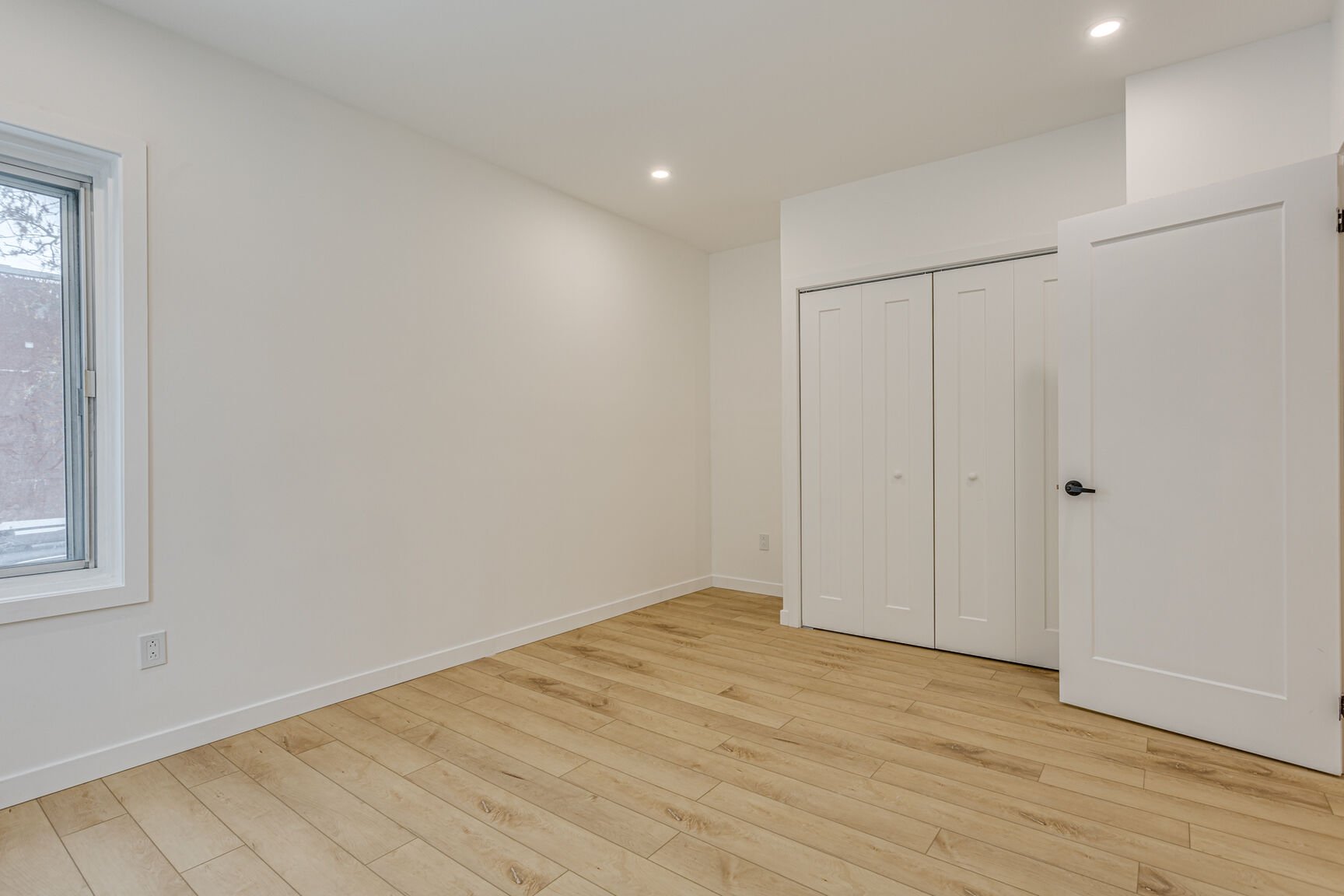 Montréal (Le Sud-Ouest), QC H4E 3C5, Canada, 4 Bedrooms Bedrooms, ,1 BathroomBathrooms,Residential,Active,132399