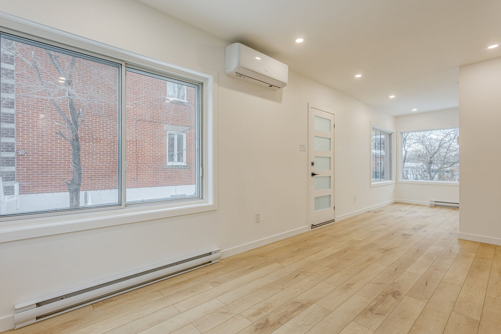 Montréal (Le Sud-Ouest), QC H4E 3C5, Canada, 4 Bedrooms Bedrooms, ,1 BathroomBathrooms,Residential,Active,132399