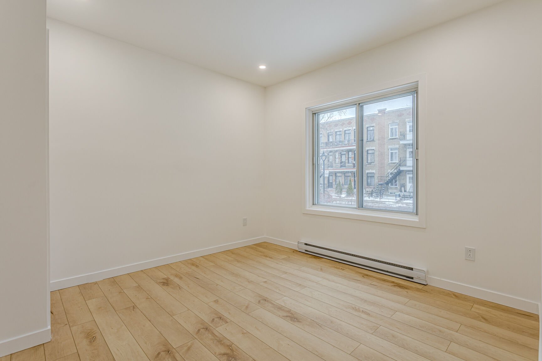 Montréal (Le Sud-Ouest), QC H4E 3C5, Canada, 4 Bedrooms Bedrooms, ,1 BathroomBathrooms,Residential,Active,132399