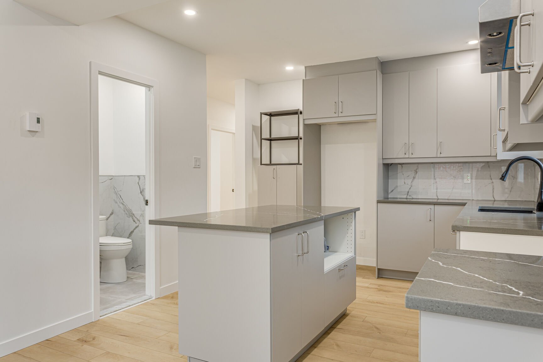 Montréal (Le Sud-Ouest), QC H4E 3C5, Canada, 4 Bedrooms Bedrooms, ,1 BathroomBathrooms,Residential,Active,132399