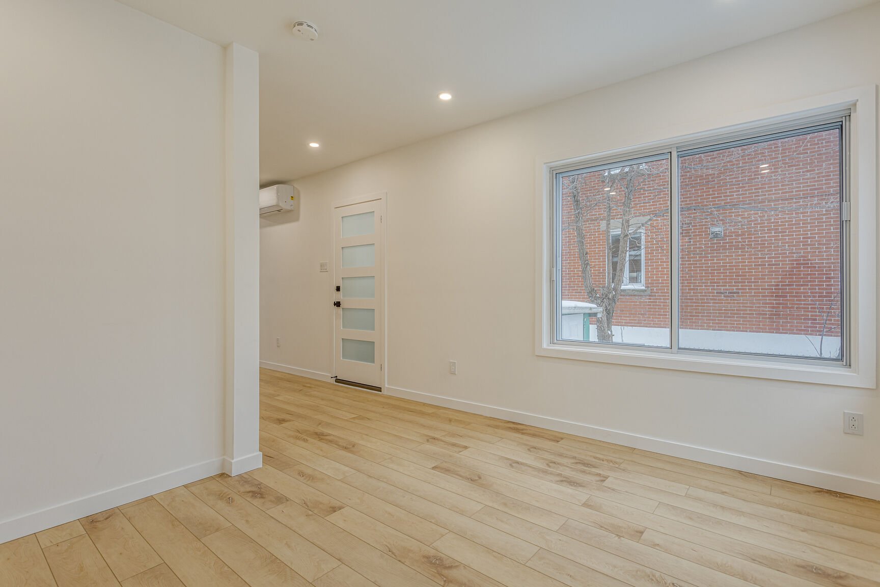 Montréal (Le Sud-Ouest), QC H4E 3C5, Canada, 4 Bedrooms Bedrooms, ,1 BathroomBathrooms,Residential,Active,132399