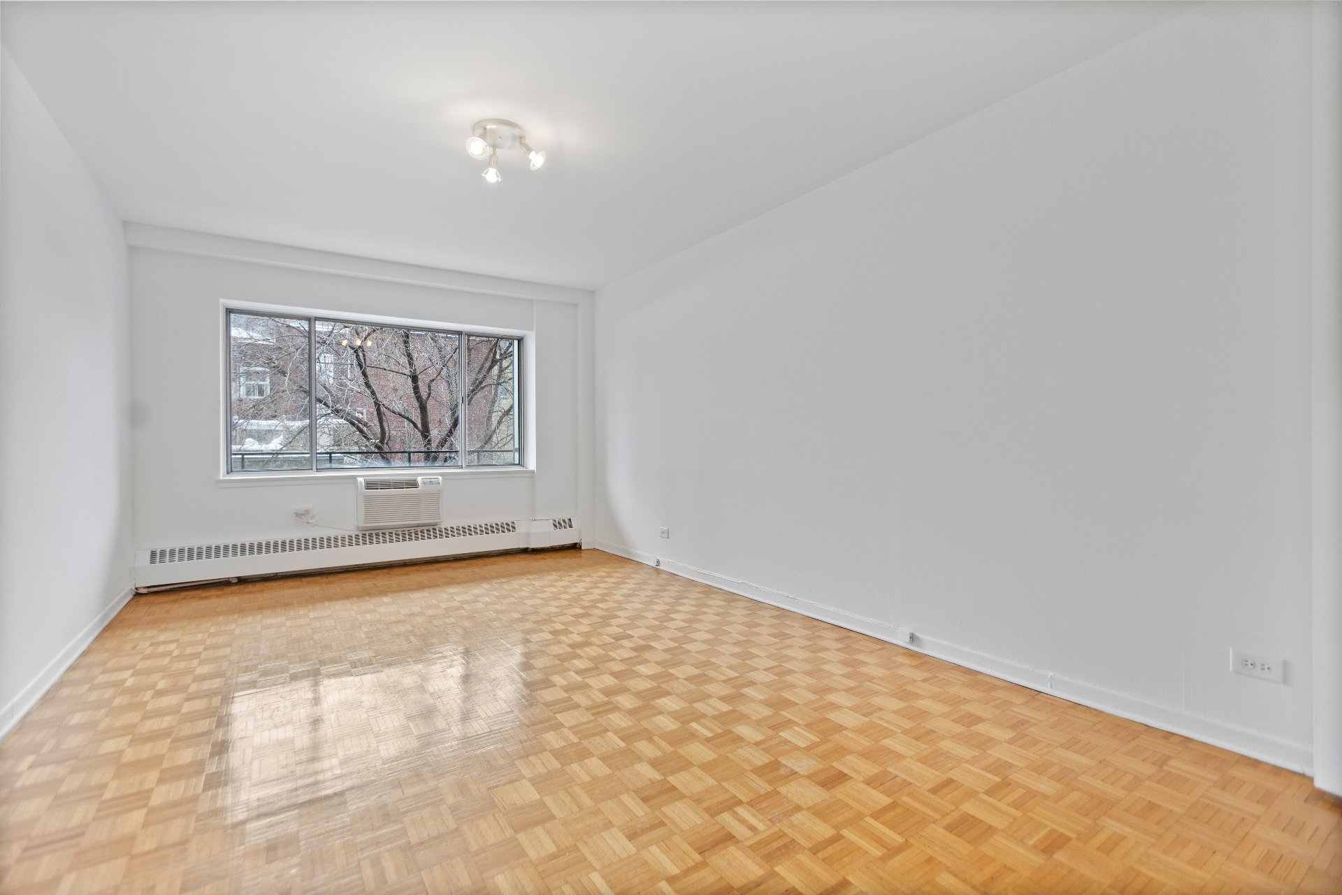 Montréal (Ville-Marie), QC H3H 2J8, Canada, 1 Bedroom Bedrooms, ,1 BathroomBathrooms,Residential,Active,12514