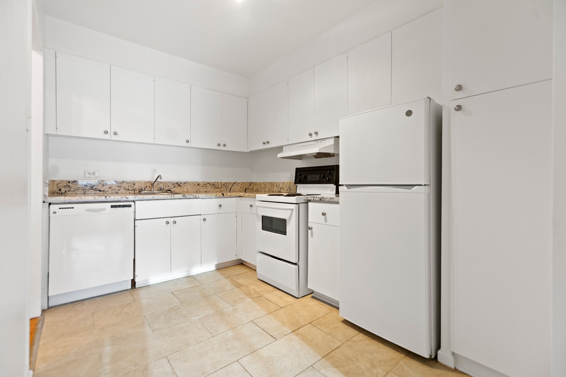 Montréal (Ville-Marie), QC H3H 2J8, Canada, 1 Bedroom Bedrooms, ,1 BathroomBathrooms,Residential,Active,12514