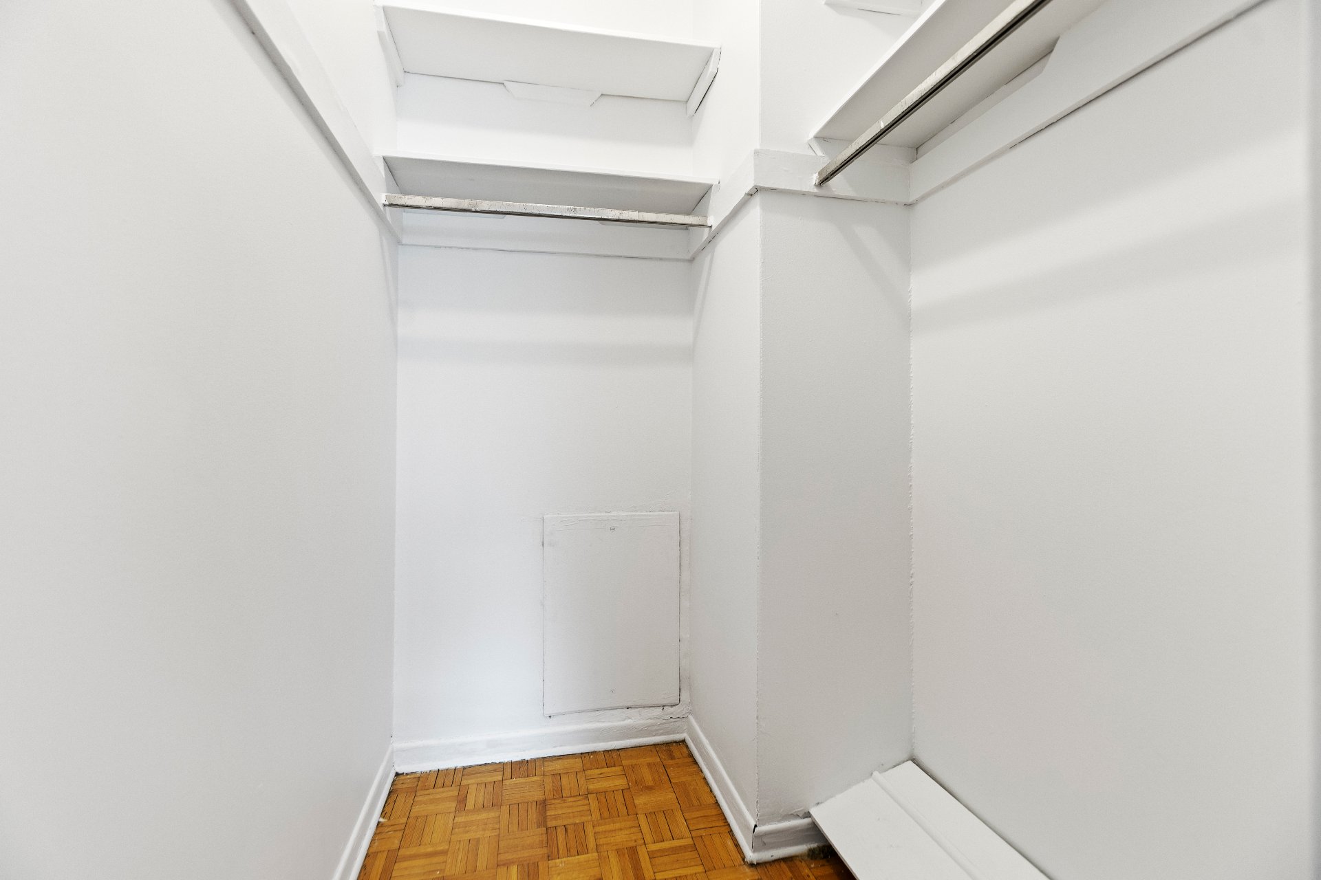 Montréal (Ville-Marie), QC H3H 2J8, Canada, 1 Bedroom Bedrooms, ,1 BathroomBathrooms,Residential,Active,12514