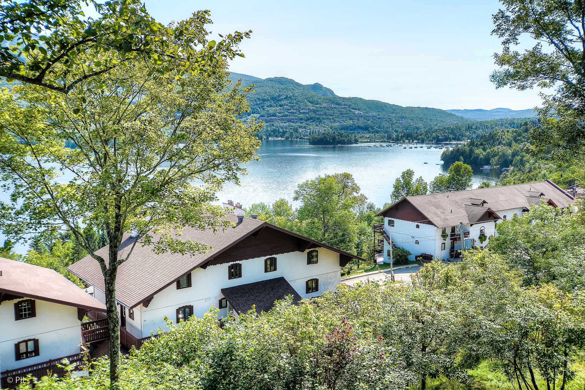 Mont-Tremblant, QC J8E 1B9, Canada, 2 Bedrooms Bedrooms, ,2 BathroomsBathrooms,Residential,Active,30512