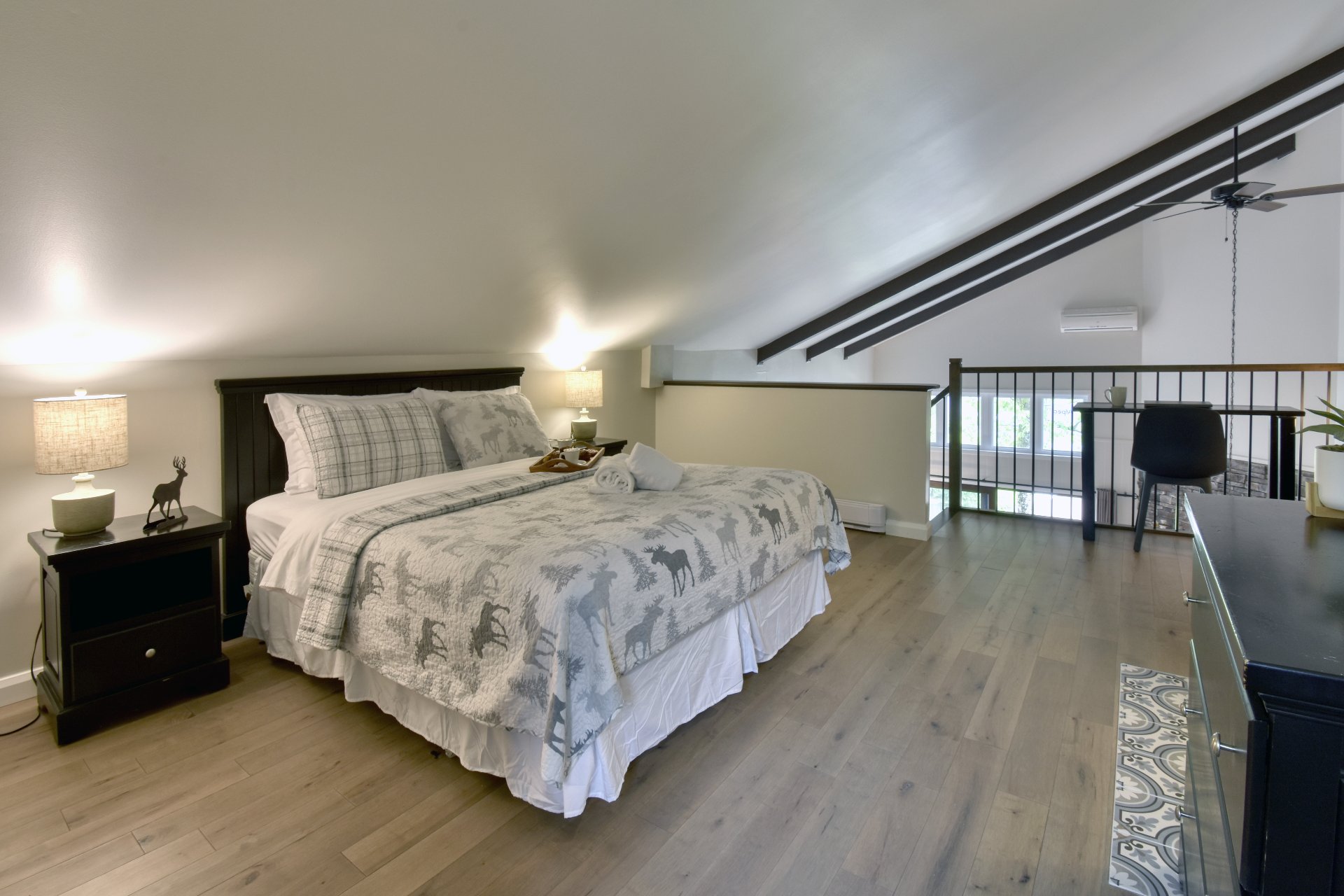 Mont-Tremblant, QC J8E 1B9, Canada, 2 Bedrooms Bedrooms, ,2 BathroomsBathrooms,Residential,Active,30512