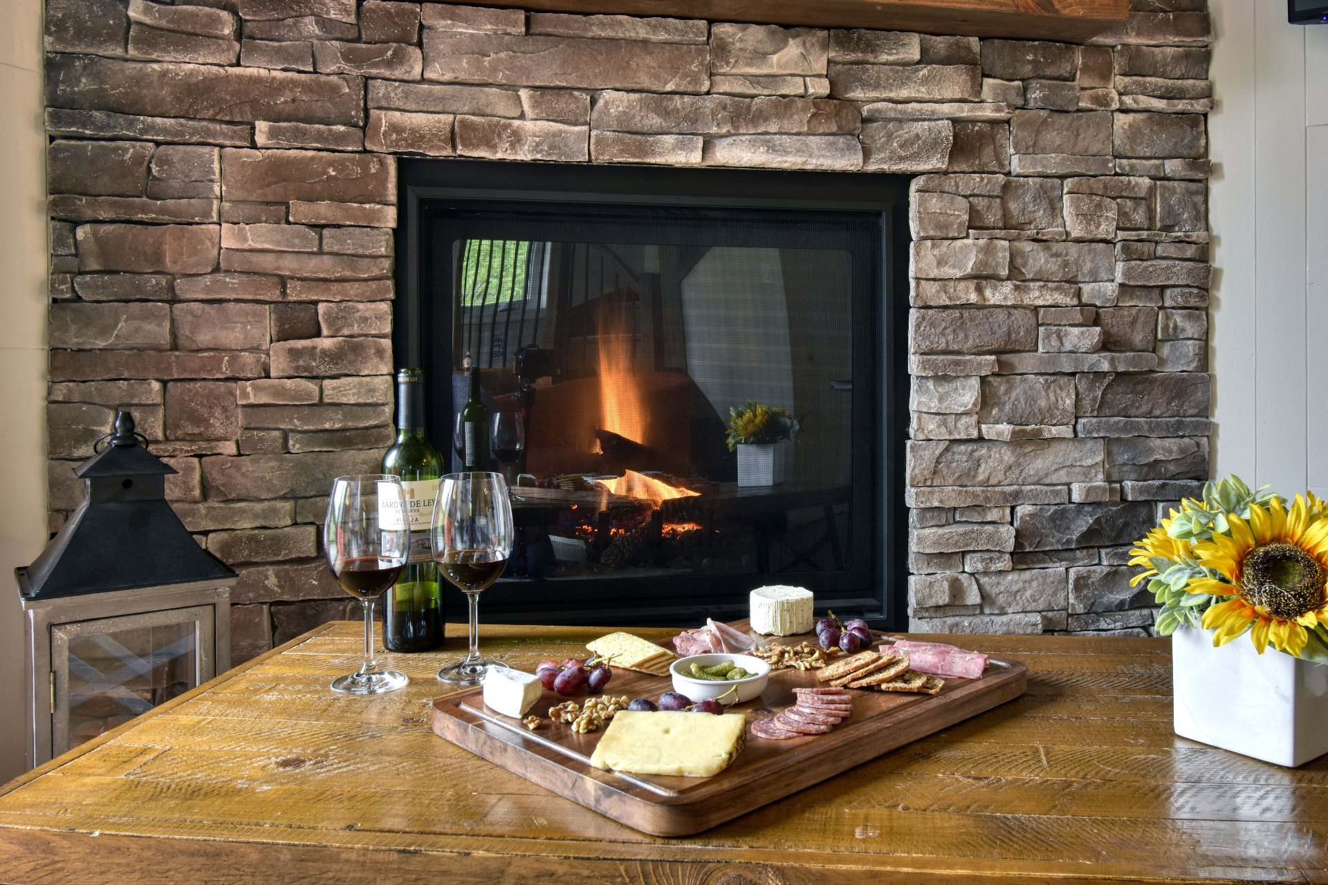 Mont-Tremblant, QC J8E 1B9, Canada, 2 Bedrooms Bedrooms, ,2 BathroomsBathrooms,Residential,Active,30512