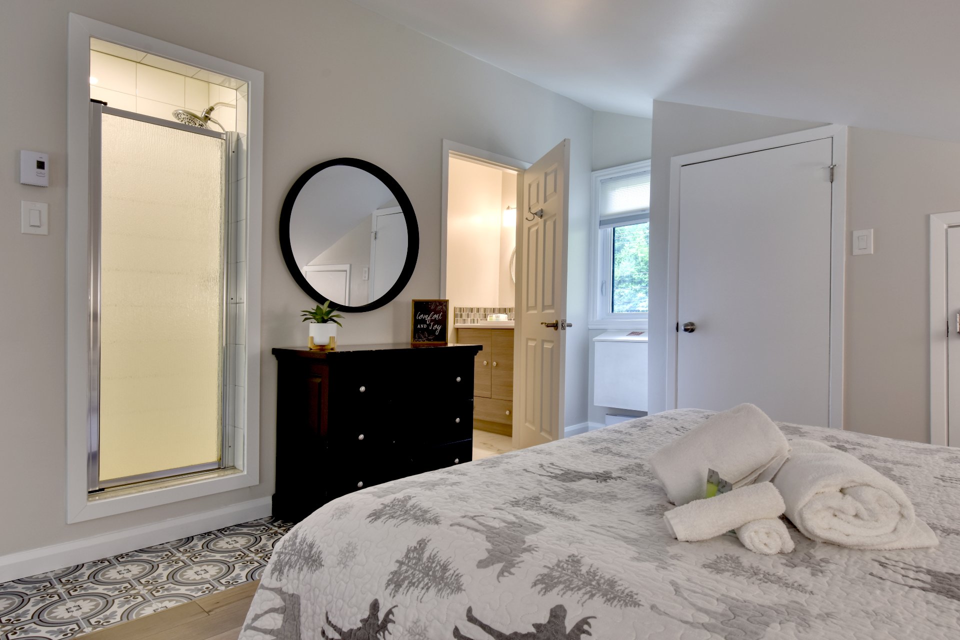 Mont-Tremblant, QC J8E 1B9, Canada, 2 Bedrooms Bedrooms, ,2 BathroomsBathrooms,Residential,Active,30512