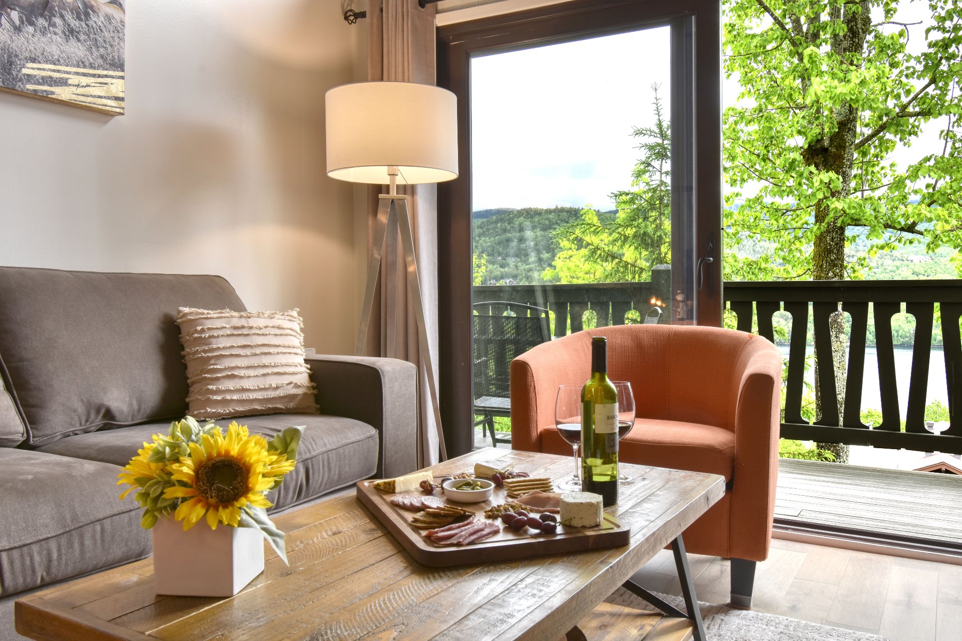 Mont-Tremblant, QC J8E 1B9, Canada, 2 Bedrooms Bedrooms, ,2 BathroomsBathrooms,Residential,Active,30512