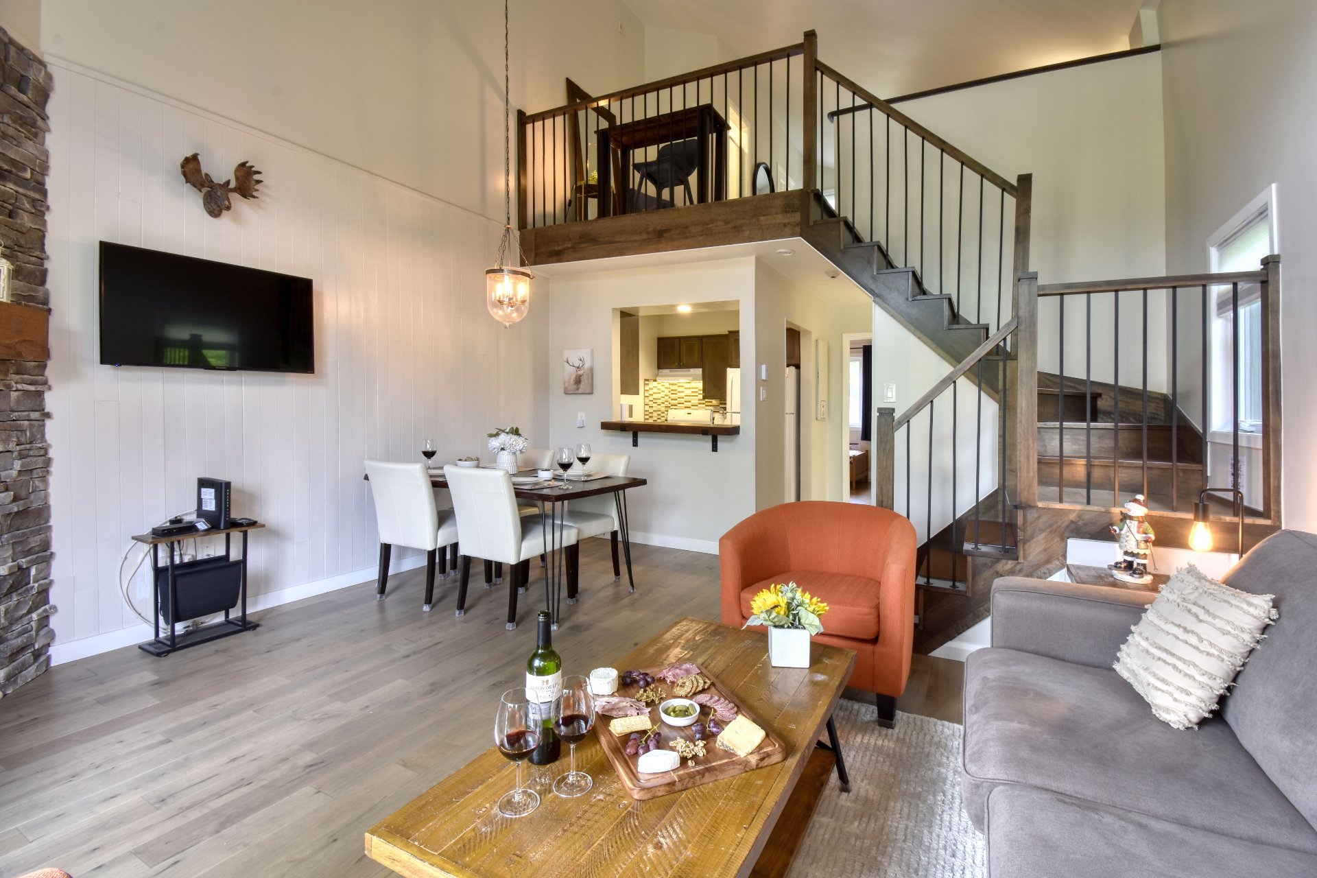 Mont-Tremblant, QC J8E 1B9, Canada, 2 Bedrooms Bedrooms, ,2 BathroomsBathrooms,Residential,Active,30512