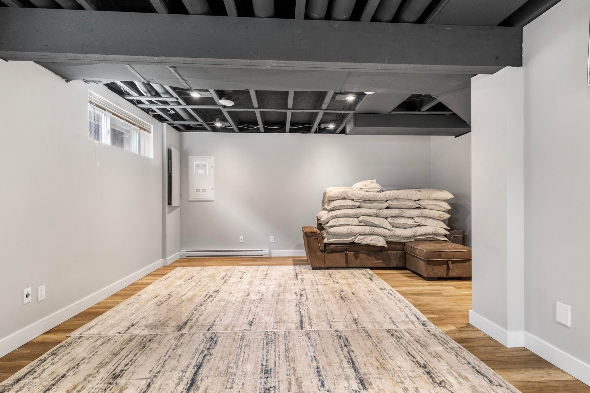 Mirabel, QC J7N 0P8, Canada, 3 Bedrooms Bedrooms, ,1 BathroomBathrooms,Residential,Active,16373