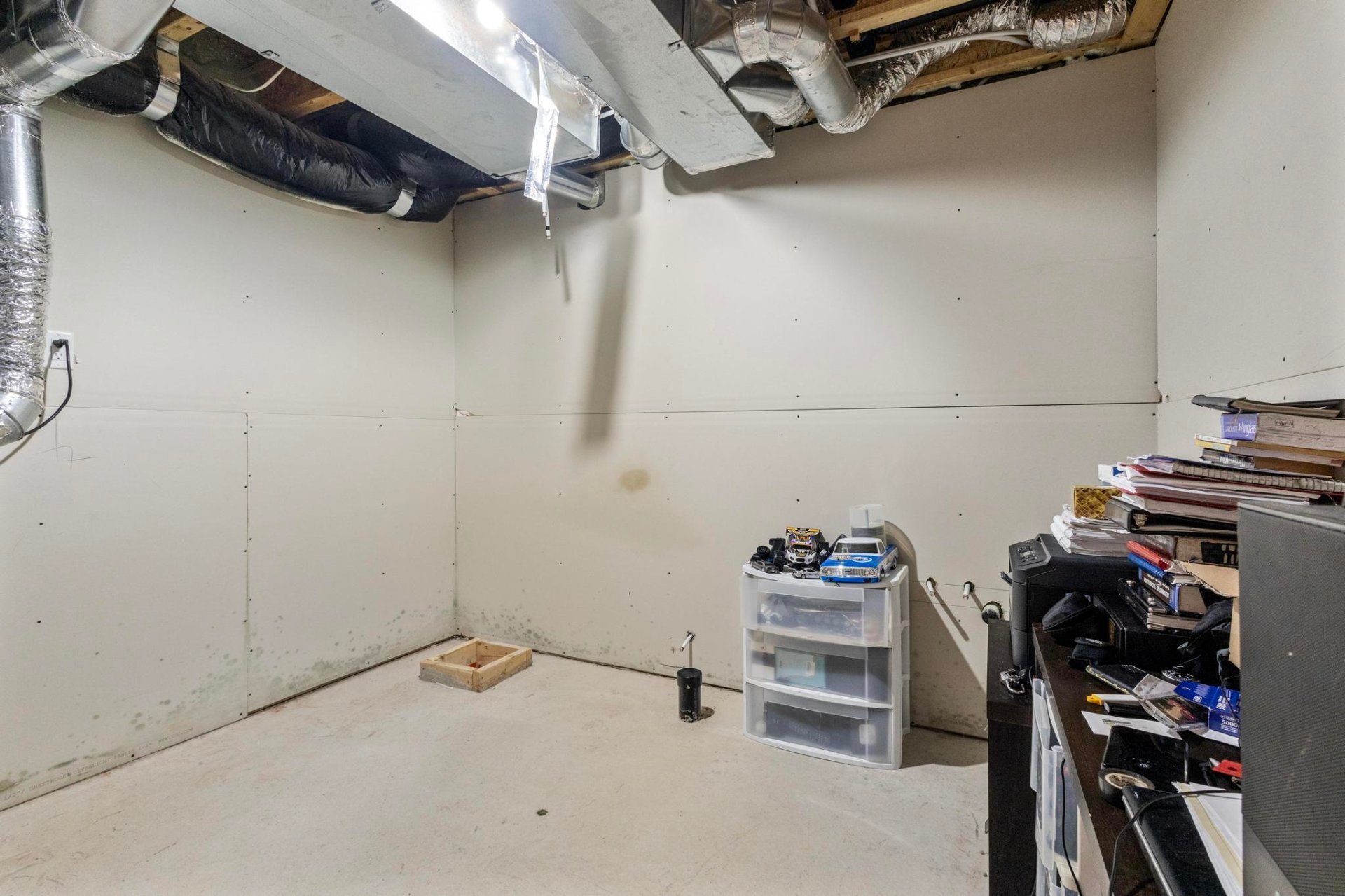 Mirabel, QC J7N 0P8, Canada, 3 Bedrooms Bedrooms, ,1 BathroomBathrooms,Residential,Active,16373