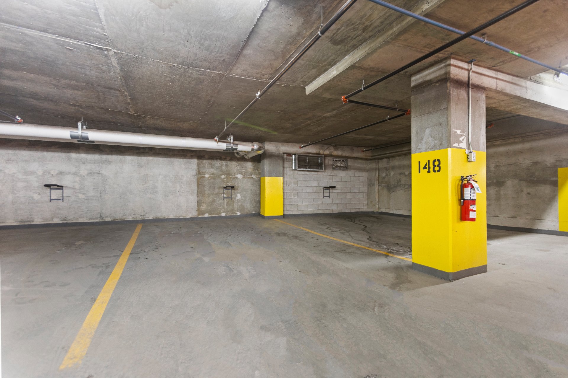 Montréal (Ville-Marie), QC H3H 0A2, Canada, 2 Bedrooms Bedrooms, ,2 BathroomsBathrooms,Residential,Active,235269