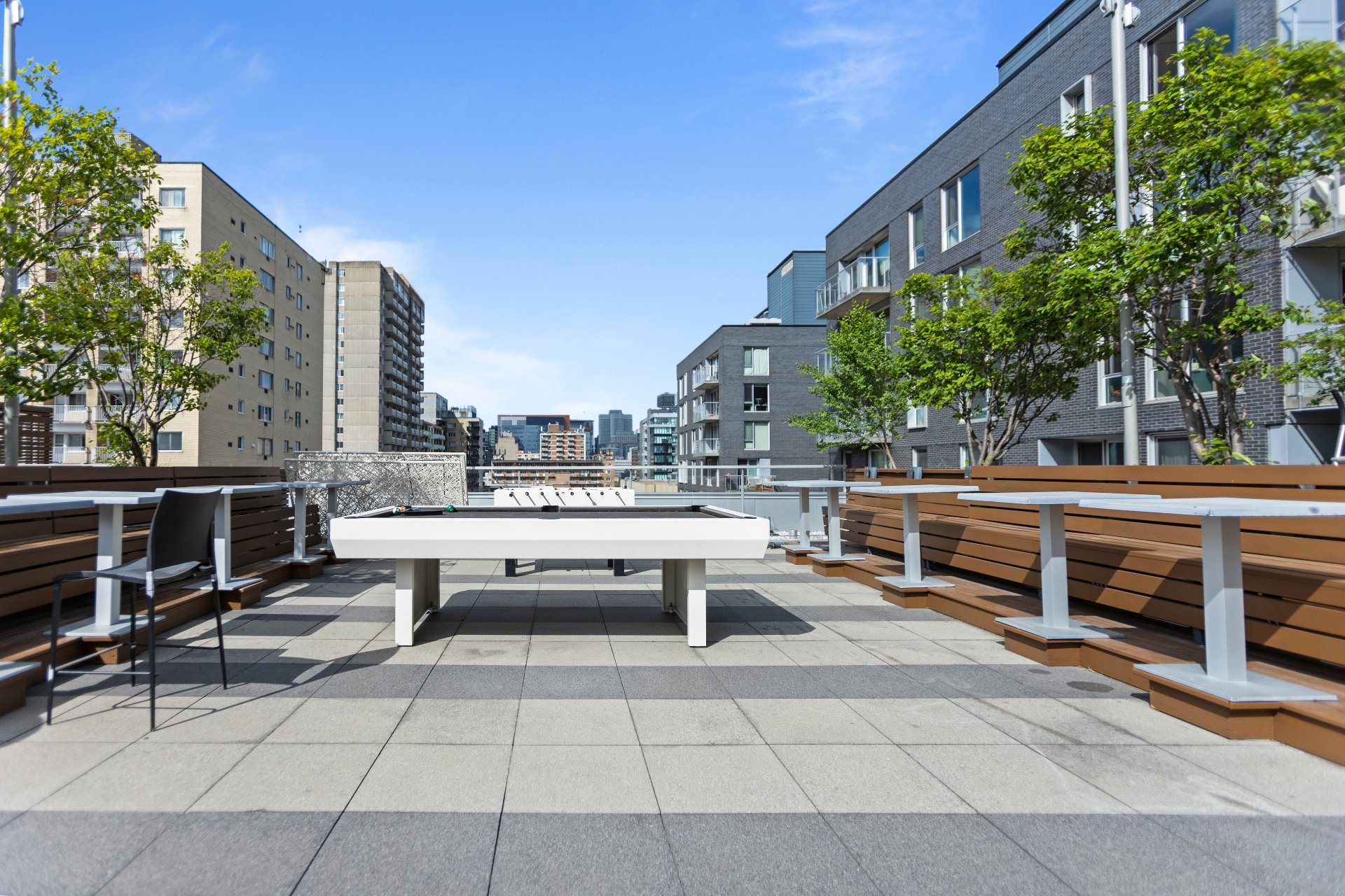 Montréal (Ville-Marie), QC H3H 0A2, Canada, 2 Bedrooms Bedrooms, ,2 BathroomsBathrooms,Residential,Active,235269