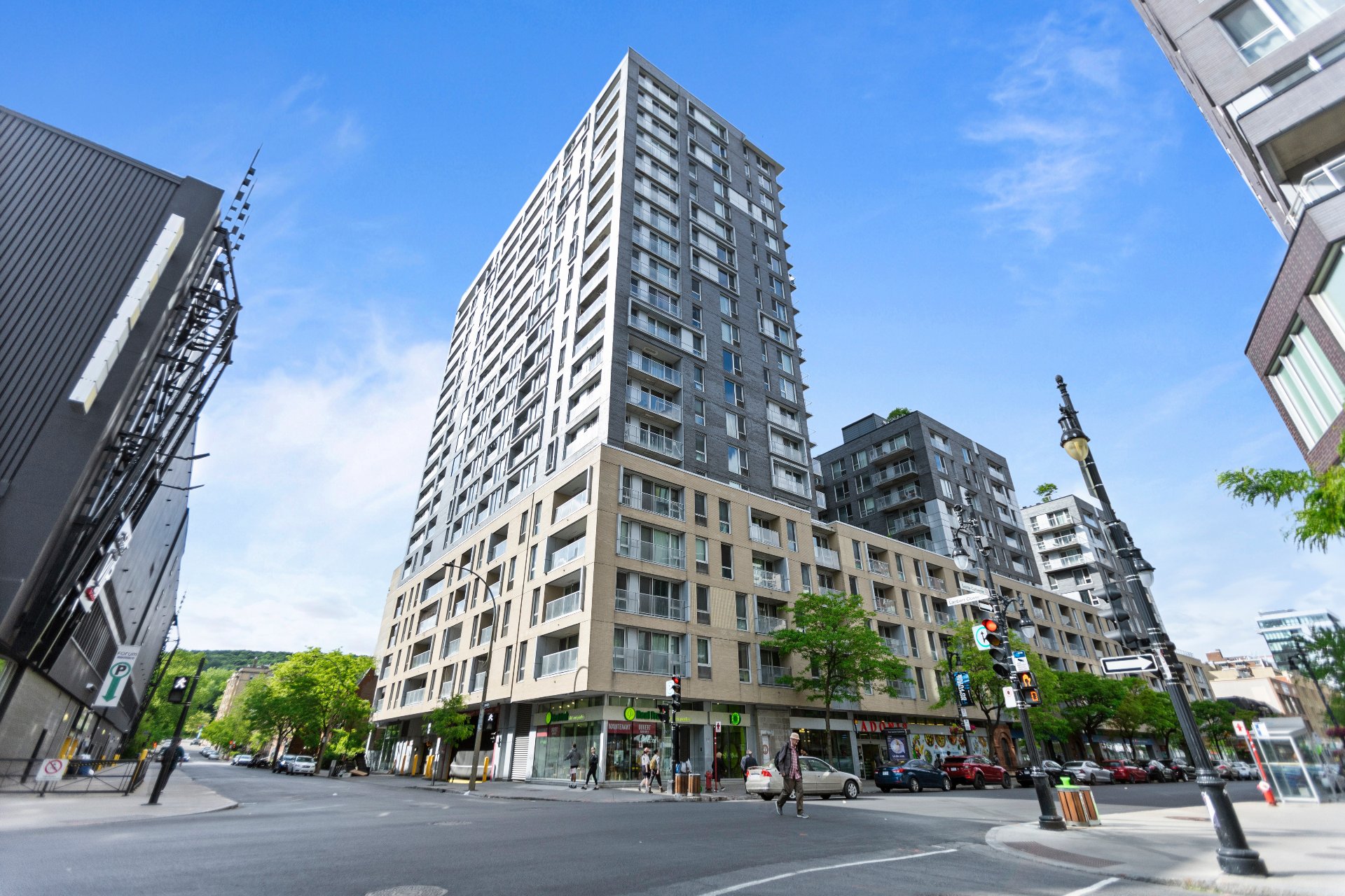 Montréal (Ville-Marie), QC H3H 0A2, Canada, 2 Bedrooms Bedrooms, ,2 BathroomsBathrooms,Residential,Active,235269