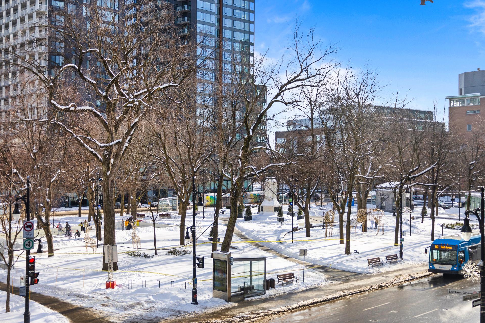 Montréal (Ville-Marie), QC H3H 0A2, Canada, 2 Bedrooms Bedrooms, ,2 BathroomsBathrooms,Residential,Active,235269