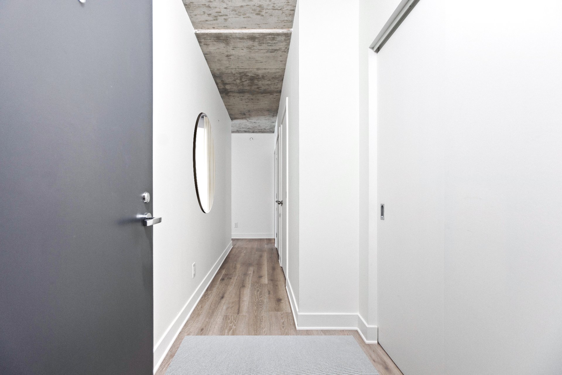 Montréal (Ville-Marie), QC H3H 0A2, Canada, 2 Bedrooms Bedrooms, ,2 BathroomsBathrooms,Residential,Active,235269