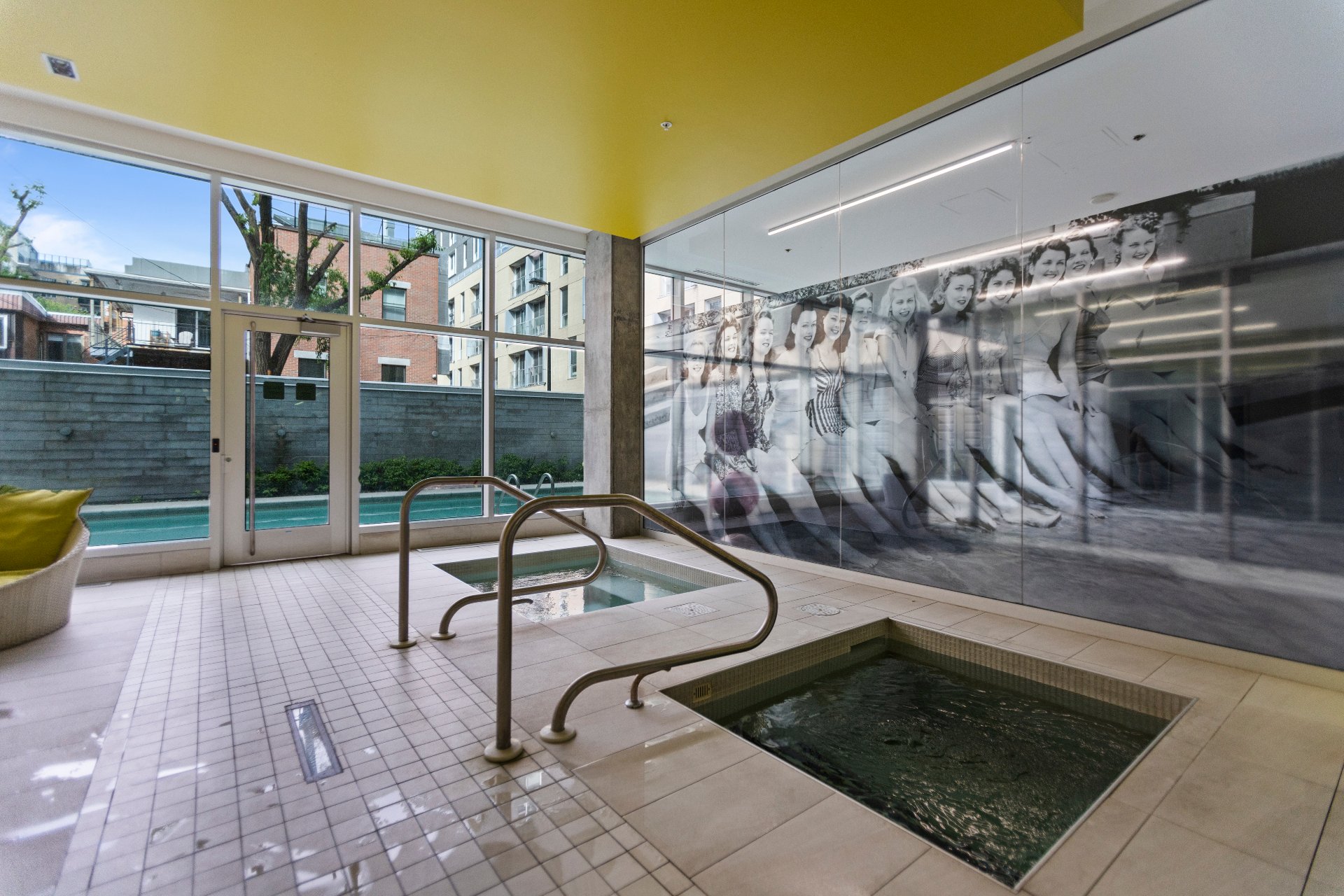 Montréal (Ville-Marie), QC H3H 0A2, Canada, 2 Bedrooms Bedrooms, ,2 BathroomsBathrooms,Residential,Active,235269