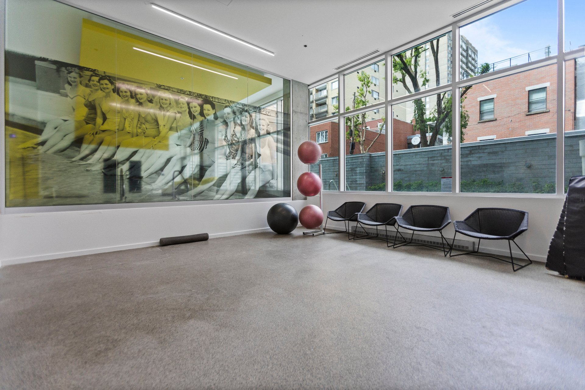 Montréal (Ville-Marie), QC H3H 0A2, Canada, 2 Bedrooms Bedrooms, ,2 BathroomsBathrooms,Residential,Active,235269