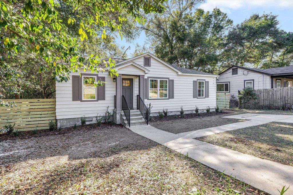 Photo of 643 W 8TH Avenue, Tallahassee, FL 32303 (MLS # 398298)