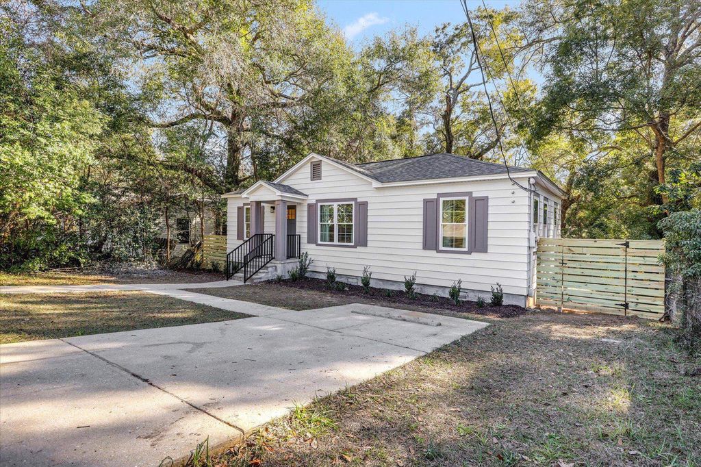 Photo of 643 W 8TH Avenue, Tallahassee, FL 32303 (MLS # 398298)