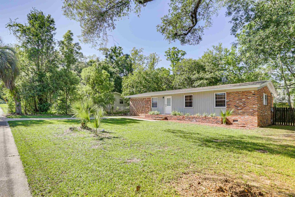 Photo of 2300 Jackson Bluff Road, Tallahassee, FL 32304 (MLS # 395669)