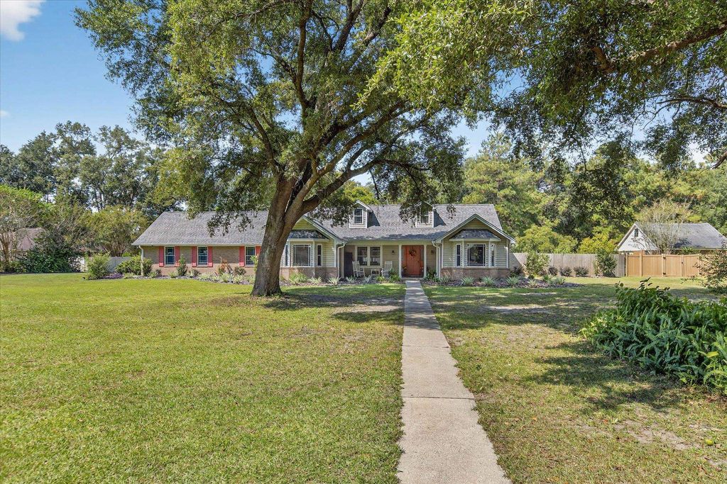Photo of 1908 Vineland Lane, Tallahassee, FL 32317 (MLS # 391344)