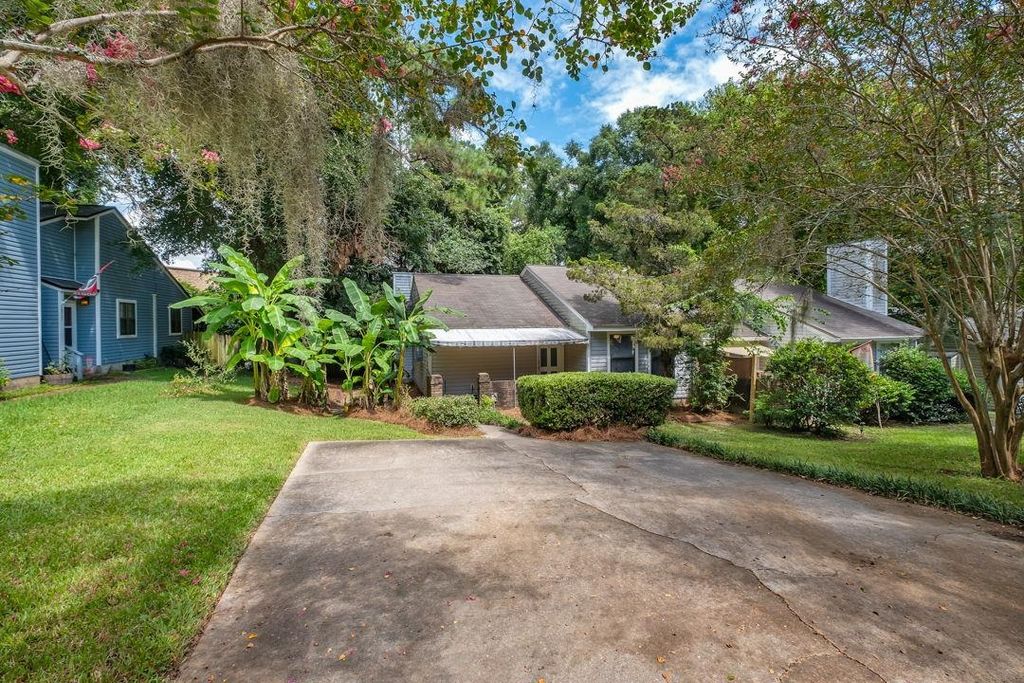 Photo of 2811 Misty Garden Circle, Tallahassee, FL 32303 (MLS # 390375)