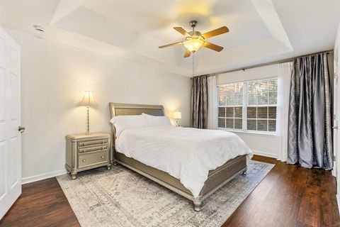 Tiny photo for 1320 HENDRIX Apt 908 Road #908, Tallahassee, FL 32301 (MLS # 395844)