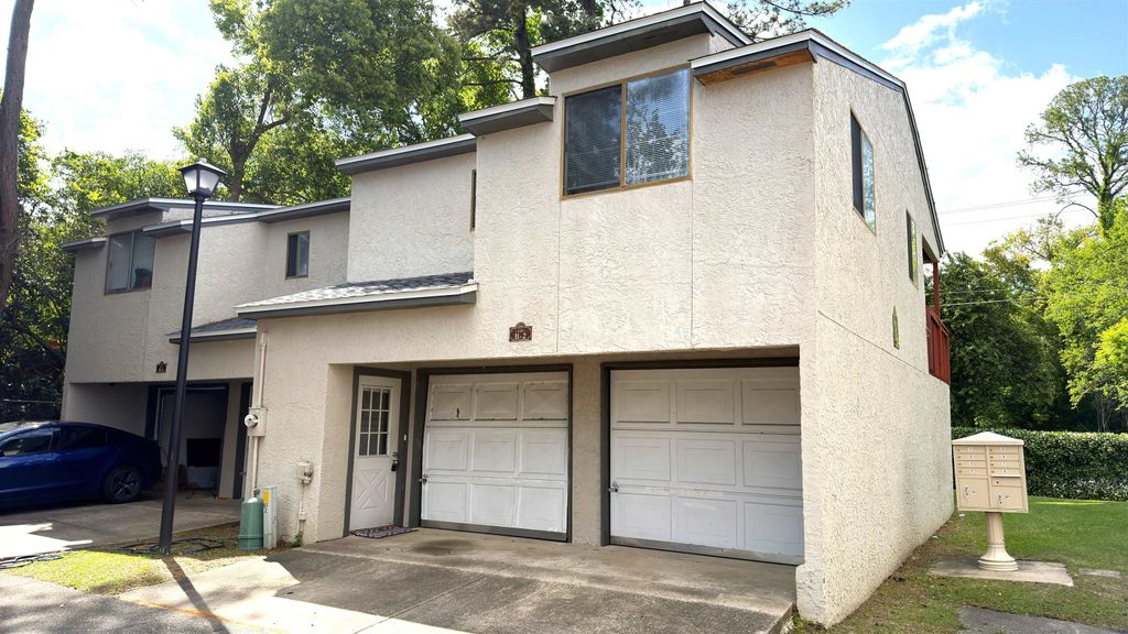 Photo of 1315 Airport Drive #B02, Tallahassee, FL 32304 (MLS # 398866)