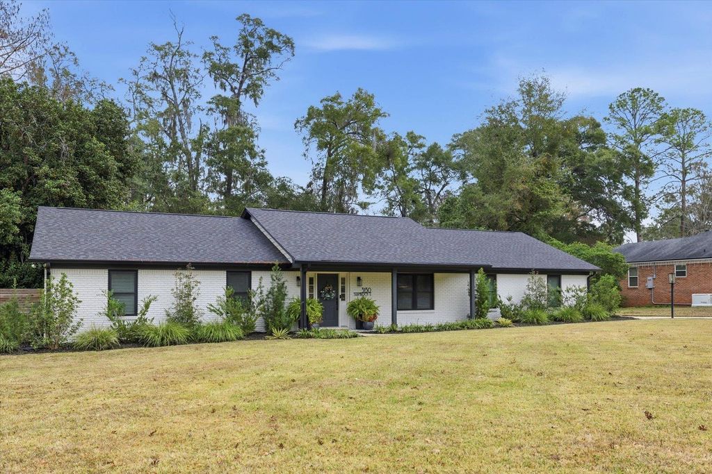 Photo of 3130 E Shamrock, Tallahassee, FL 32309 (MLS # 394706)