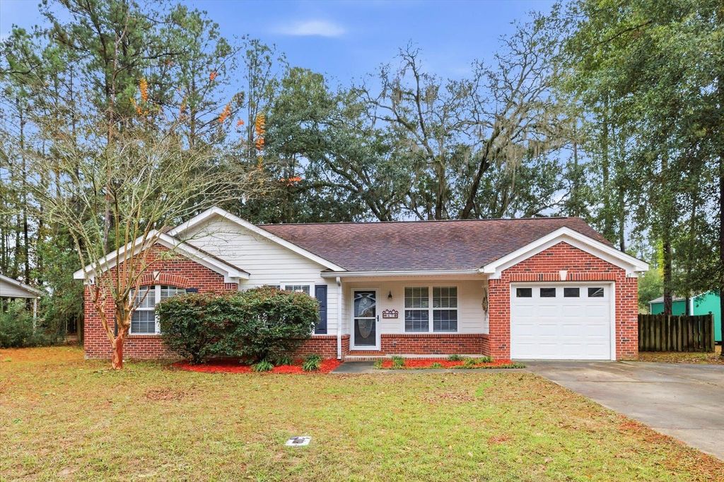 Photo of 47 MEADOWLARK Drive, Crawfordville, FL 32327 (MLS # 394034)