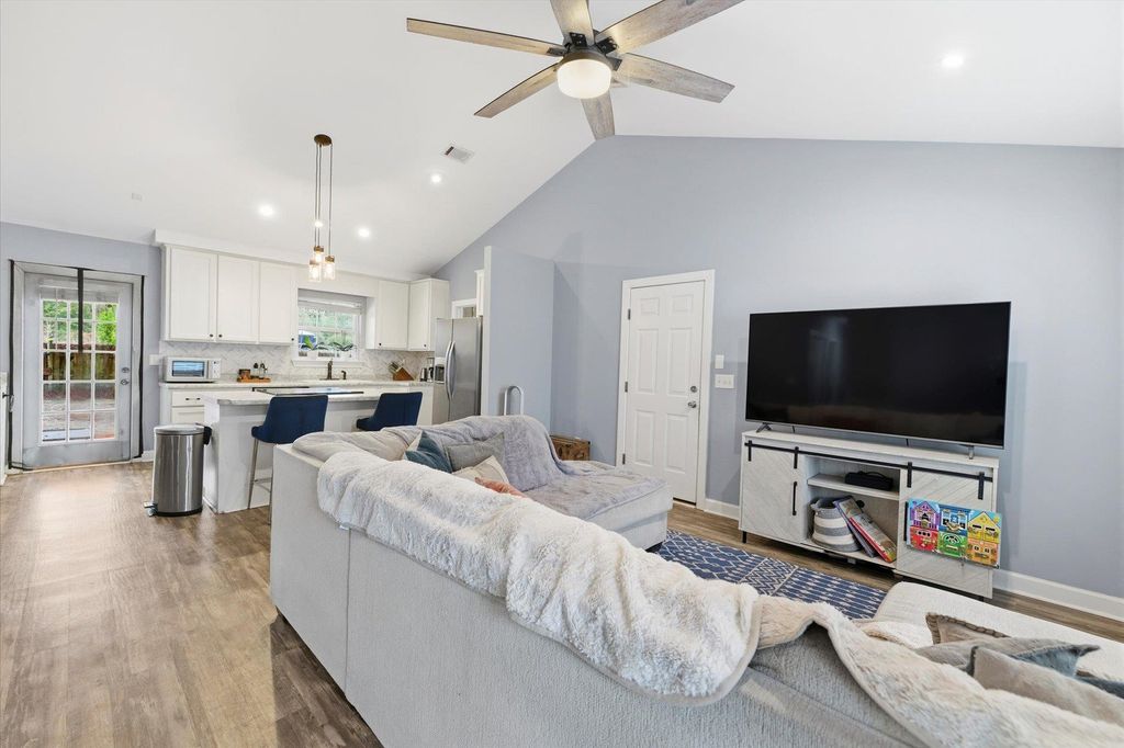 Photo of 47 MEADOWLARK Drive, Crawfordville, FL 32327 (MLS # 394034)