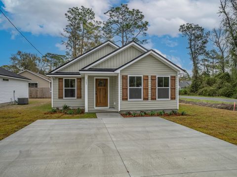 Tiny photo for 60 Cochise Street, Crawfordville, FL 32327 (MLS # 398000)