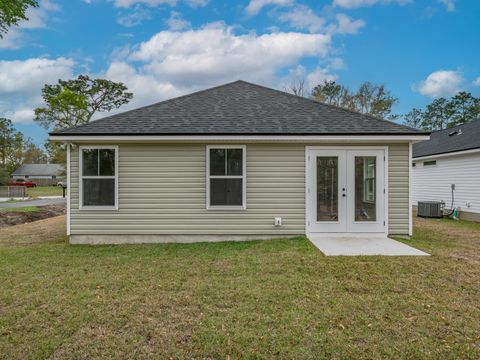 Tiny photo for 60 Cochise Street, Crawfordville, FL 32327 (MLS # 398000)
