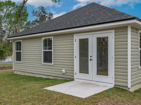 Tiny photo for 60 Cochise Street, Crawfordville, FL 32327 (MLS # 398000)