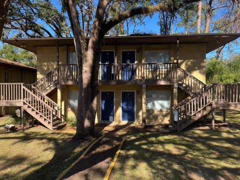 Photo of 2308 Columbia Court #D, Tallahassee, FL 32304 (MLS # 392085)