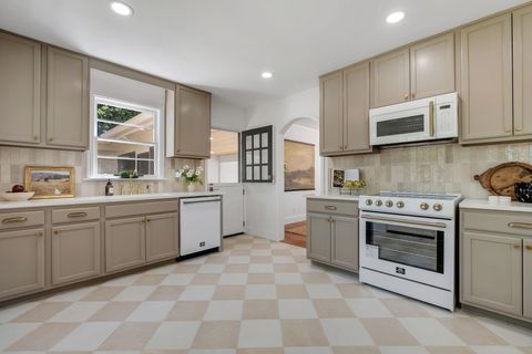 Tiny photo for 642 E GEORGIA Street, Tallahassee, FL 32308 (MLS # 398402)