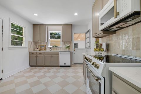 Tiny photo for 642 E GEORGIA Street, Tallahassee, FL 32308 (MLS # 398402)