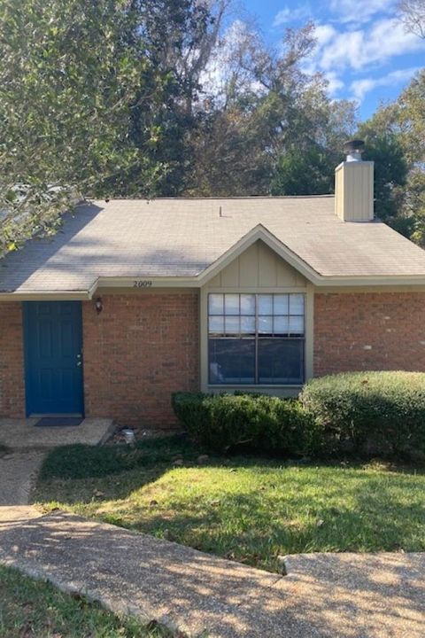 Photo of 2009 Gardenbrook Lane, Tallahassee, FL 32301 (MLS # 394208)