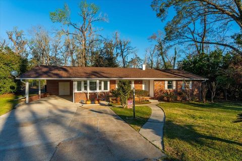2037 Chowkeebin Nene, Tallahassee, FL 32301 - MLS#: 383071