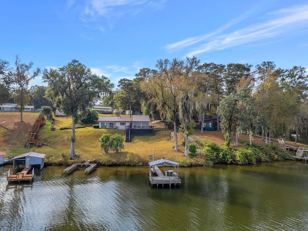 Photo of 1990 Lakepoint Lane, Tallahassee, FL 32310 (MLS # 395380)