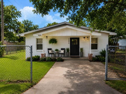 Photo of 2494 Holton Street, Tallahassee, FL 32310 (MLS # 401348)