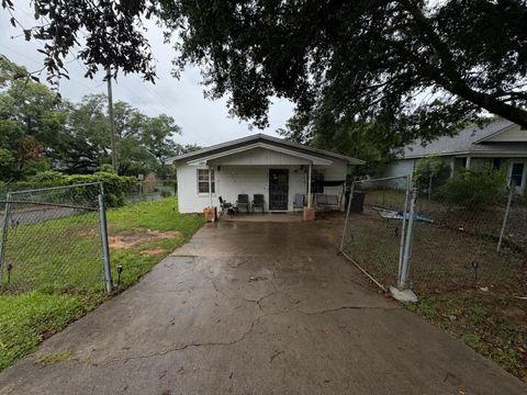 Tiny photo for 2494 Holton Street, Tallahassee, FL 32310 (MLS # 401348)
