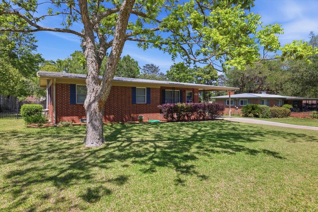 Photo of 2810 MORNINGSIDE Drive, Tallahassee, FL 32301 (MLS # 399140)