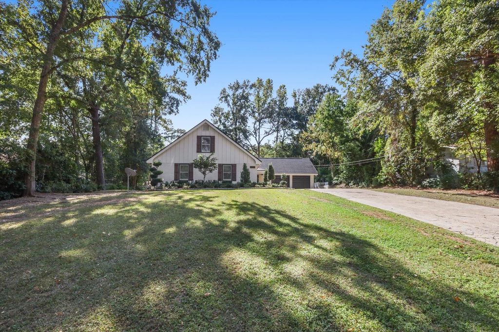 Photo of 2243 Trescott Drive, Tallahassee, FL 32308 (MLS # 392543)