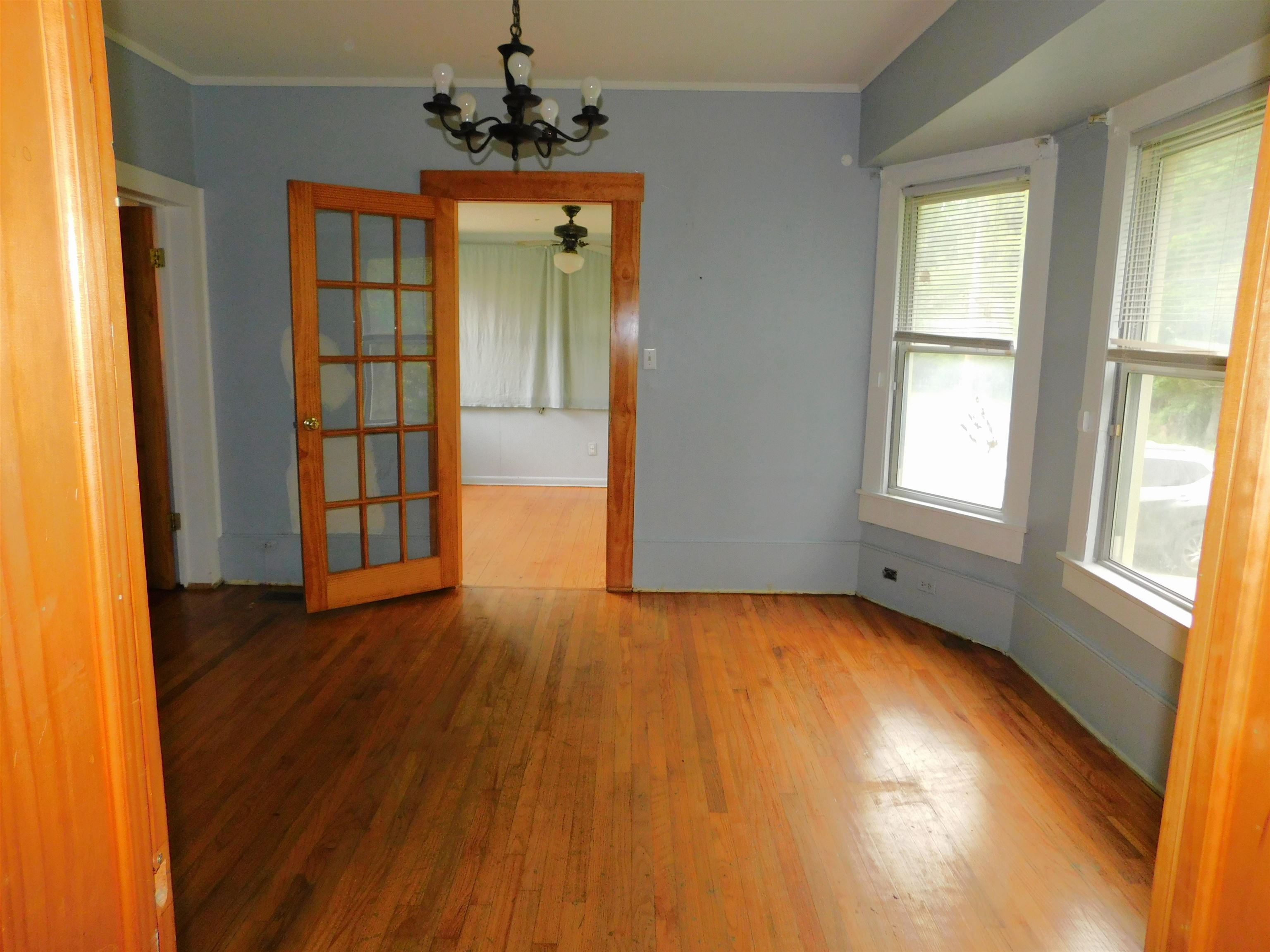221 S Stewart